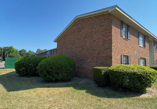 exterior view at Wellington Residential